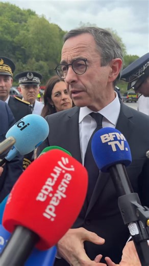 La France n’est pas un hall de gare.... - Bruno Retailleau