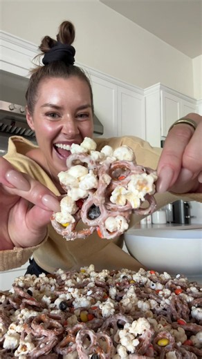 Can you believe I added 96 g of protein to this recipe? and it somehow made this sweet and salty treat so much better. And healthier. the secret ingredient? kindling pretzels! each serving packs 8g protein per serving, which is only 130 calories. so they’re not only higher in protein, but a lower calorie add to a usually decadent desert. this salty and sweet treat is not only the perfect seasonal snack - but it also packs over 96 g of protein. What’s the secret ingredient? Kindling protein, pret