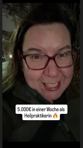 Dr. Claudia Nichterl | Ernährung | Business | Ausbildung on Instagram: "5.000 € Umsatz in einer Woche sind kein Zufall. Sie entstehen, wenn Klarheit, Strategie und Positionierung zusammenkommen. Genau das haben Myriam und ich erarbeitet: 🔥​ 1:1 Premium-Begleitung 🔥​ ein persönlicher Strategietag in Wien 🔥​ klare Angebote statt Stundenlohn 🔥​ Fokus auf Wirkung, nicht auf Mehrarbeit Das Ergebnis: Weniger Termine. Höhere Preise. Mehr Leichtigkeit. Und ein Business, das trägt. 👉 Ich habe noch 2