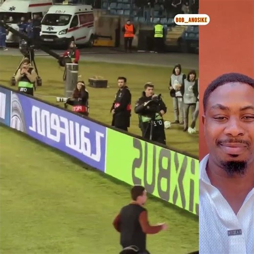 Fans cheering this pitch invader as he evaded security 😂😂