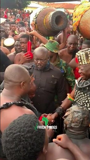 The Majesty of Asantehene Otumfuo Osei Tutu II with His People 👑🇬🇭 #RoyalHeritage