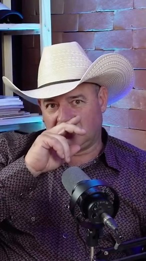 O dificuldade do inicio do início da carreira de um dos maiores locutores de rodeio do brasil! #SIGA PARA PARTE 2 #podcast #flrural #fazer #fazerobem #bem #rodeioshow #locutor #locutorderodeio #emoção #inicio #carreira | FL RURAL