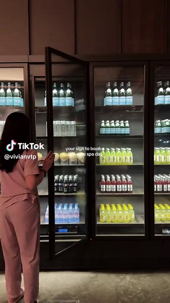 24 hour Chinese spa in Guangzhou 🧖🏻‍♀️☁️ Unlimited king crab & caviar, hot springs bath, sauna, private massage, designer skincare, luxury makeup.📍YOMA Space #guangzhou #china #chinavlog #fyp #luxurylifestyle #aesthetic #traveltok #luxuryspa #spaday #chinatiktok #selfcare #luxuryliving