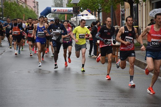 De la pluie, des records et une famille sur le podium...retour sur le Tout Roanne court 2026