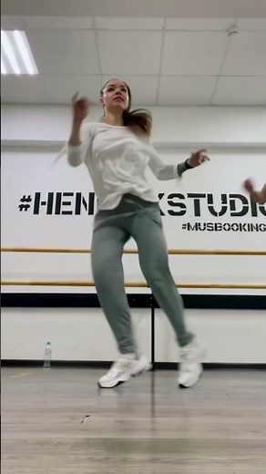 When you see the footwork 😱 Awesome Shuffle Dance Music 2023 🔥 EDM Music with ‪@pionerka_dina‬