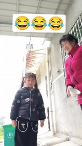 你们的孩子也是这样玩吗😂😂😂😄我的小宝贝都快笑晕了😃😃😃😃