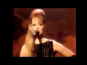 The B-52's - Dance This Mess Around (New Years Eve 1990)
