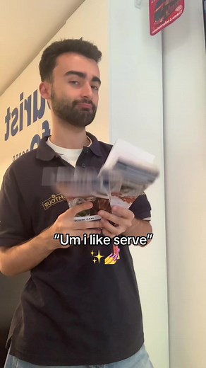 We like to serve you with the best maps and tours ⭐️✌️ #serve #portolife #touristinfoporto #worklife #visitporto #portoportugal #fypp #workdaymood
