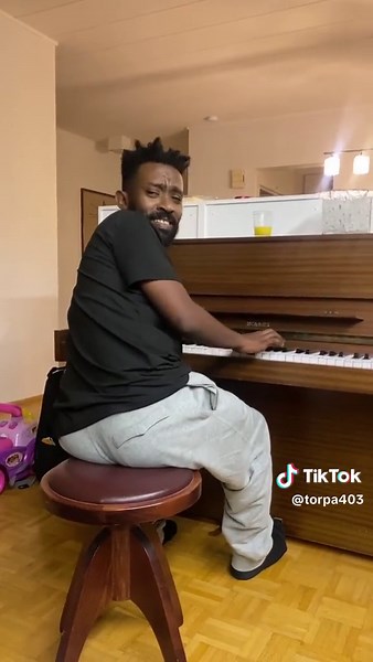 COMEDIAN TOMAS (@torpa777)’s videos with original sound - COMEDIAN TOMAS