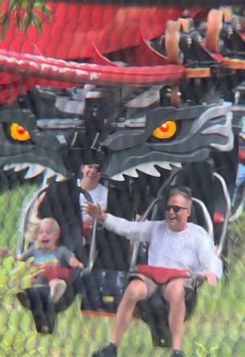 A Virginian legend, reborn for a new generation to learn the tale 🐺 🌕 The Big Bad Wolf is back at Busch Gardens! Thanks to B&M’s newest family coaster model, Busch Gardens was able to bring back one of its most beloved coasters! But do you prefer it to the original? 📸 (My Photo) @Busch Gardens Williamsburg Don’t forget to follow along for more awesome content! #buschgardens #bigbadwolfthewolfsrevenge #familycoaster #rollercoasters #invertedcoaster