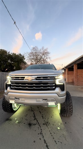 The Silvador: Ultimate Lifted Truck Features