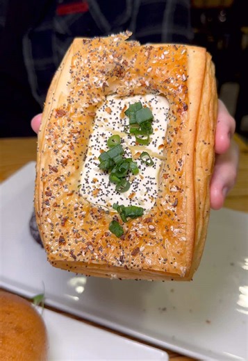 ☕️ 🛍️ Grab a coffee and pastry at Heartwood then do some shopping around @discoverpinecrest! #ohio #coffee #shopping