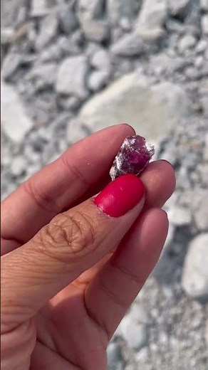 FINDING Beautiful Red beryl in Ruby Violet mine Wah Wah Mountain Utah. U.S.A