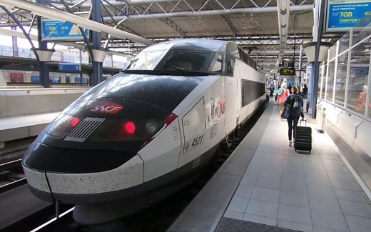 穿梭于欧洲大陆三个国家，搭乘法国TGV-R高速列车从比利时出发抵达法国，车内氛围超赞！