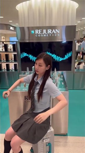 She's literally a human robot 🤔#shorts