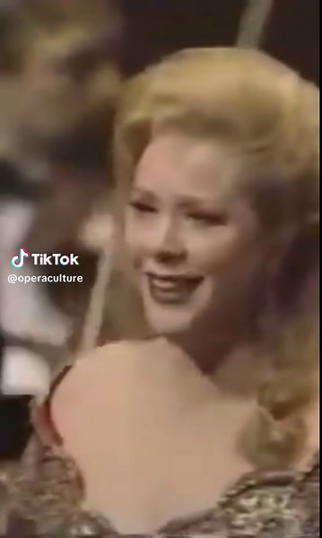 Soprano Ruth Anna Swenson sing