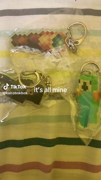 Custom Keychains: Learn to Create Unique Designs