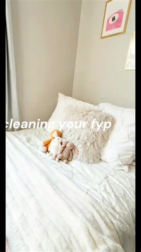 Exploring the Preppy Aesthetic: Style Guide & Tips