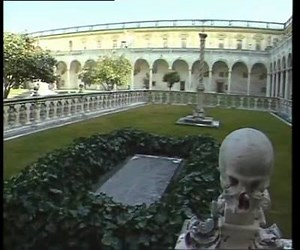 La Certosa di San Martino è il maggiore complesso monumentale di Napoli; costituisce, in assoluto, uno dei più riusciti esempi di architettura e arte barocca insieme alla Reale Cappella del Tesoro di San Gennaro. Essa è situata sulla collina del Vomero. Video di valoridinapoli. it. | Cultura Vesuviolive.it