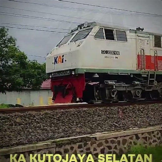 ADA LOKOMOTIF CC 201 #keretaapi #keretaapiindonesi #ramadanwithyoutube
