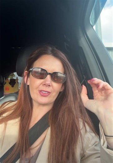 Niamh Donnelly (@niamhdonnellyy)’s video of kpop concert outfit vs other concerts