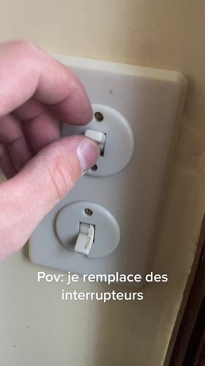 Petit dépannage interrupteur, à la demande de la cliente on récupère d’ancien modèle 🤷🏼‍♂️ #electrician #electricien #electriciens #electricians #electricity #electricianlife #electriciansoftiktok #electricianshit #electricianstuff #depannage #depannageelectrique