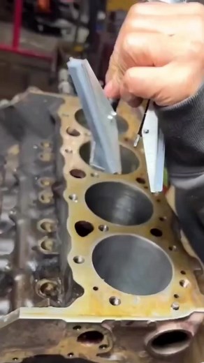 Engine block boring system 🧰⚙️🚒🚂 #alauddin325 #reelsfypシ #viralreelschallenge #reelsvideo #reelkarofeelkaro #reelsviral #demonslayerkimetsunoyaiba #COVID19 #copyrightinfringementchallenge #automation #copyright | Mechanical Tips