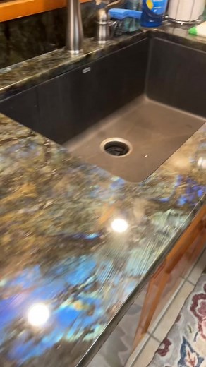 Exploring the Beauty of Labradorite