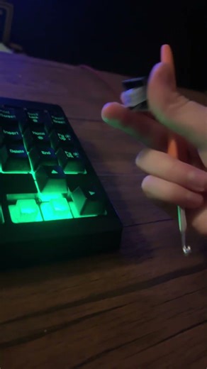 How to take off a key cap #keyboard #cleaning