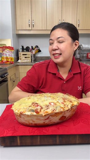 Kakaiba at easy-to-cook Spaghetti Overload gamit ang Fiesta Filipino Dish Pack! Makapal ang sauce, malasa bawat layer, at super sulit sa serving size. Masarap pang-pamilya at perfect na perfect for Noche Buena. 🍝✨ #FiestaSpaghettiOverload | Nina Bacani