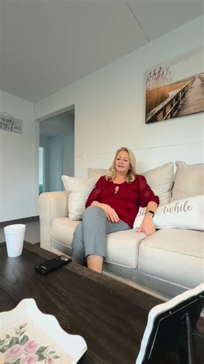 🚨🚔📱RECOGNIZE THE SIGNS OF A PHONE SCAM: 🚩: UNSOLICITED CALLS using information available on the internet, such as your name and address 🚩: Claim your accounts have been hacked and REQUEST PERSONAL INFORMATION, such as your SSN and credit card number 🚩: DEMAND IMMEDIATE PAYMENT, usually cash payments, gift cards, Zelle & Venmo, or even Bitcoin 🚩: THREATEN to close or freeze accounts, jail time, or added fees and penalties if immediate payment is not made 🚔🚨 If you receive a scam, DO NOT 