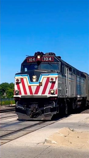 Metra #104 Leads an Outbound Train Into Villa Park