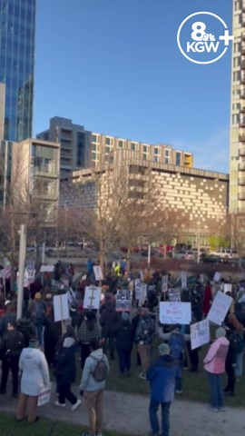 Minneapolis shooting sparks impromptu anti-ICE rally in downtown Portland