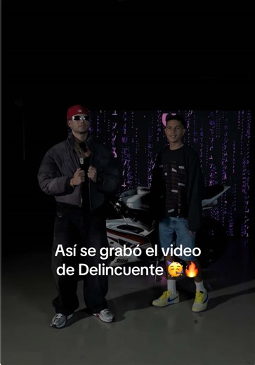 Graba Delincuente Bajo La Luna: Una Experiencia Única