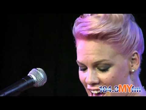 P!NK "Who Knew" Live Acoustic