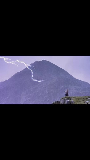 “Behind the scenes of Highlander was just as strange and ambitious as the film itself. This movie was made by people taking big swings with very little safety net. Different time periods, accents all over the place, sword fights, and a soundtrack by Queen. None of it was toned down. Christopher Lambert could barely see during the sword fights. His contact lenses made him almost blind, so a lot of the combat was carefully choreographed and rehearsed to avoid real injuries. Sean Connery turned up