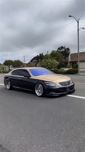 Custom Two Tone Lexus LS460 Showcase