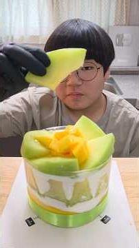 오늘은 메론 망고 케이크! 냠냠 #케이크