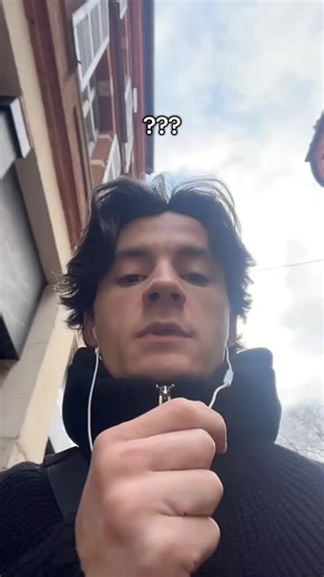 J’attends 🧍🏻‍♂️