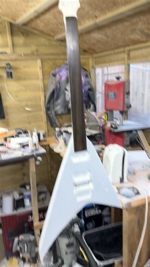 Pearl gold colour shift 🤘🤘🤘 | Elliotts String Essentials