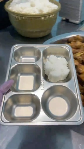 MBG makan Bergizi Gratis dari pak Prabowo Subianto 🇮🇩