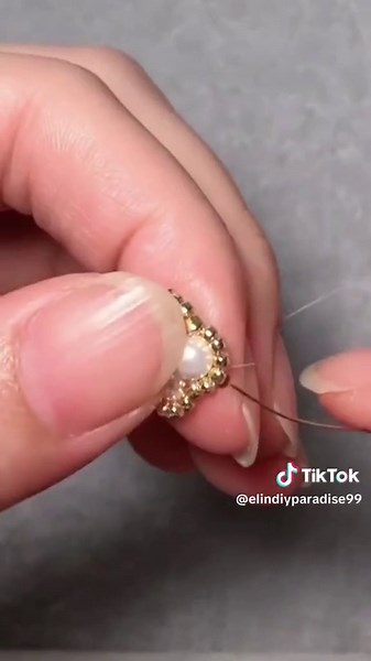 How to make a Clover bracelet #handmade #handmadejewelry #beadedjewelry #bracelettutorial