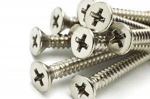 Galvanized Zinc vs. Stainless Steel Screws