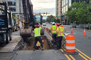 14-foot sinkhole causes traffic delays in Arlington - WTOP News