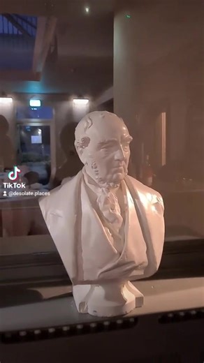 wedding venue just left #exploringlife😍 #fyp #abandoned #desolate #foryou #exploringlife❤ #weddingtiktok #manor