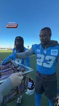how many snickers are in the box 🧐