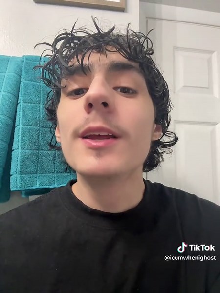 rizanwithme🍀 (@icumwhenighost)’s video of How To Draw A Ghost