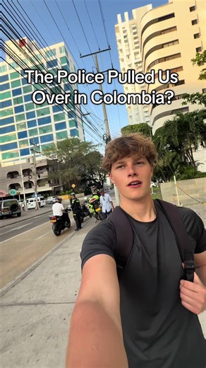 Getting pulled over by the police in Bocagrande, Cartagena…👮‍♂️🇨🇴🤔#police #bocagrande #cartagena #colombia #travel