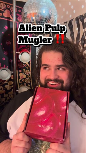 Roman on Instagram: "Thank you so much @muglerofficial for #AlienPulp! #giftedbymugler 🥰 Need to shout out my friend Emilia who helped me explore the Alien line more and understand how Alien Pulp compares to a few others in its line! It’s super sweet - that raspberry does a great job! Jasmine like the other alien scents but softer and the musk is also incredible in it! Cute bottle too! #fragrance #perfume #cologne #newfragrance #newperfume #mugler #mugleralien #perfumereview #fragrancereview"