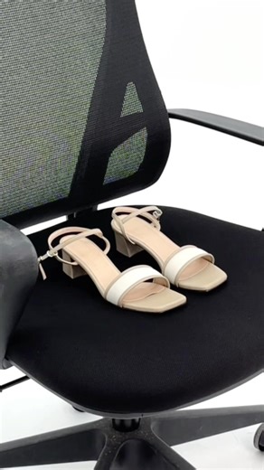 PROVIN SQUARE SANDALS — elevating your office look. Polished, comfortable, and made for workdays. Find yours now! #Sappun #SappunIndonesia #StepWithSappun
